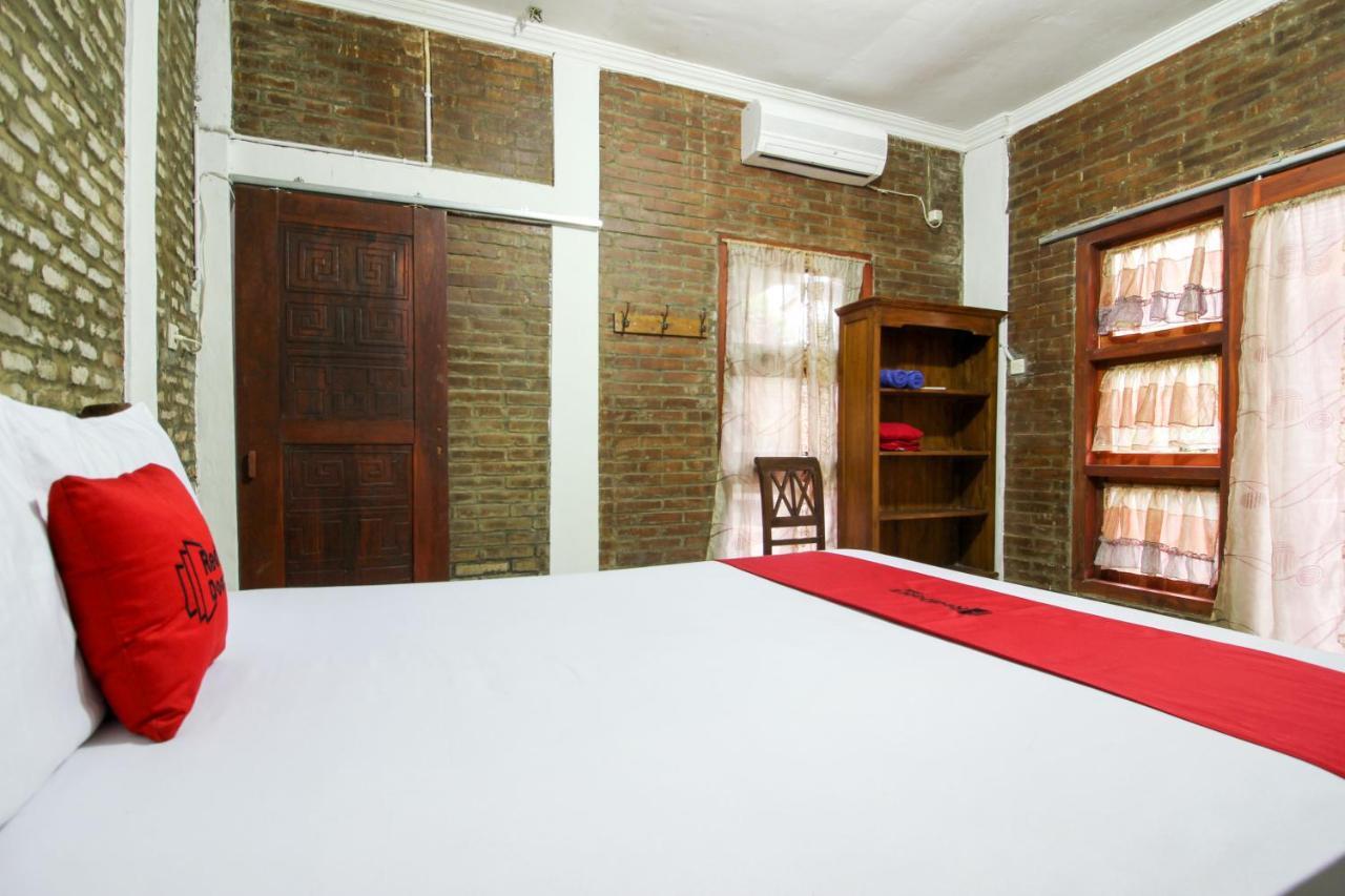 Reddoorz Near Rumah Sakit Wirosaban Salakan Kültér fotó