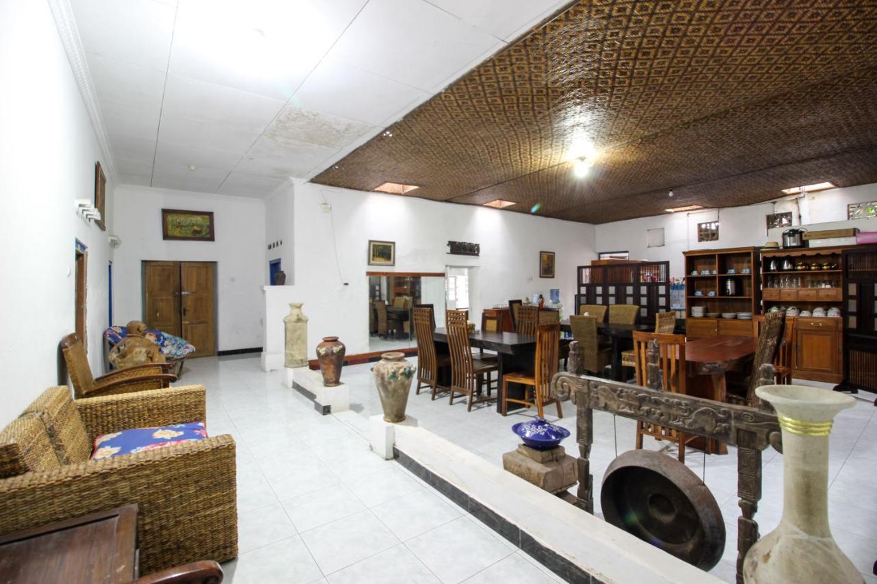 Reddoorz Near Rumah Sakit Wirosaban Salakan Kültér fotó