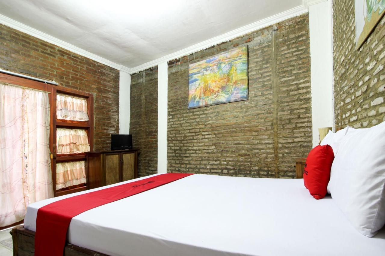 Reddoorz Near Rumah Sakit Wirosaban Salakan Kültér fotó