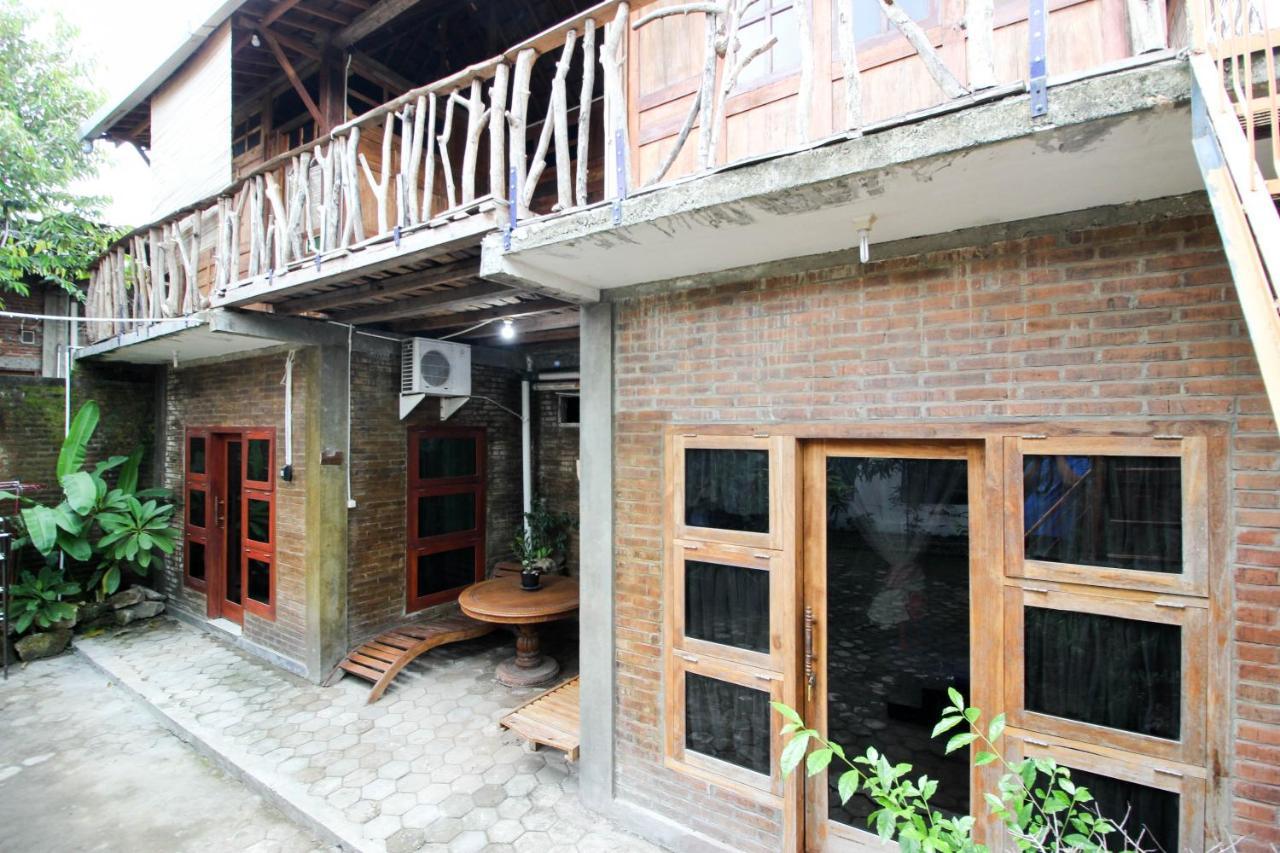 Reddoorz Near Rumah Sakit Wirosaban Salakan Kültér fotó