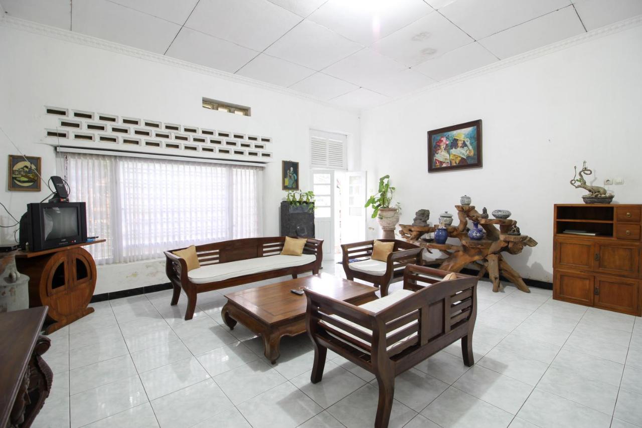 Reddoorz Near Rumah Sakit Wirosaban Salakan Kültér fotó
