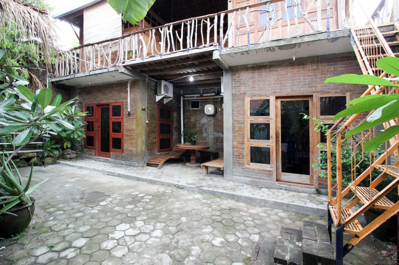 Reddoorz Near Rumah Sakit Wirosaban Salakan Kültér fotó